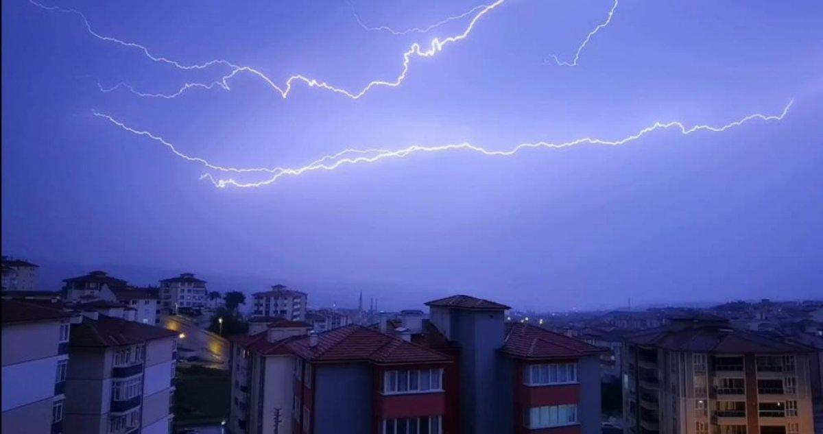 Karabük'te şimşekli gece