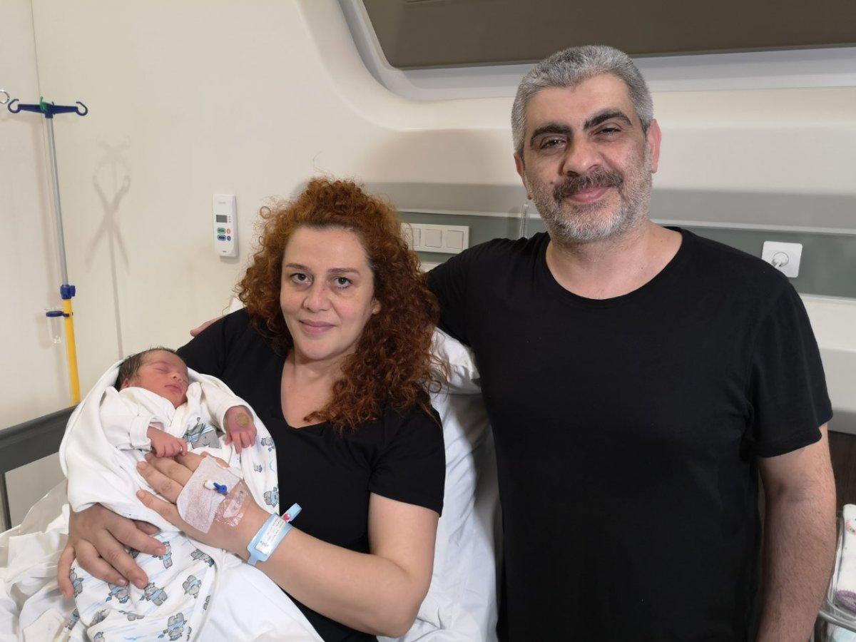 Anne karnında 3 miyomla, 9 ay boyunca mücadele etti