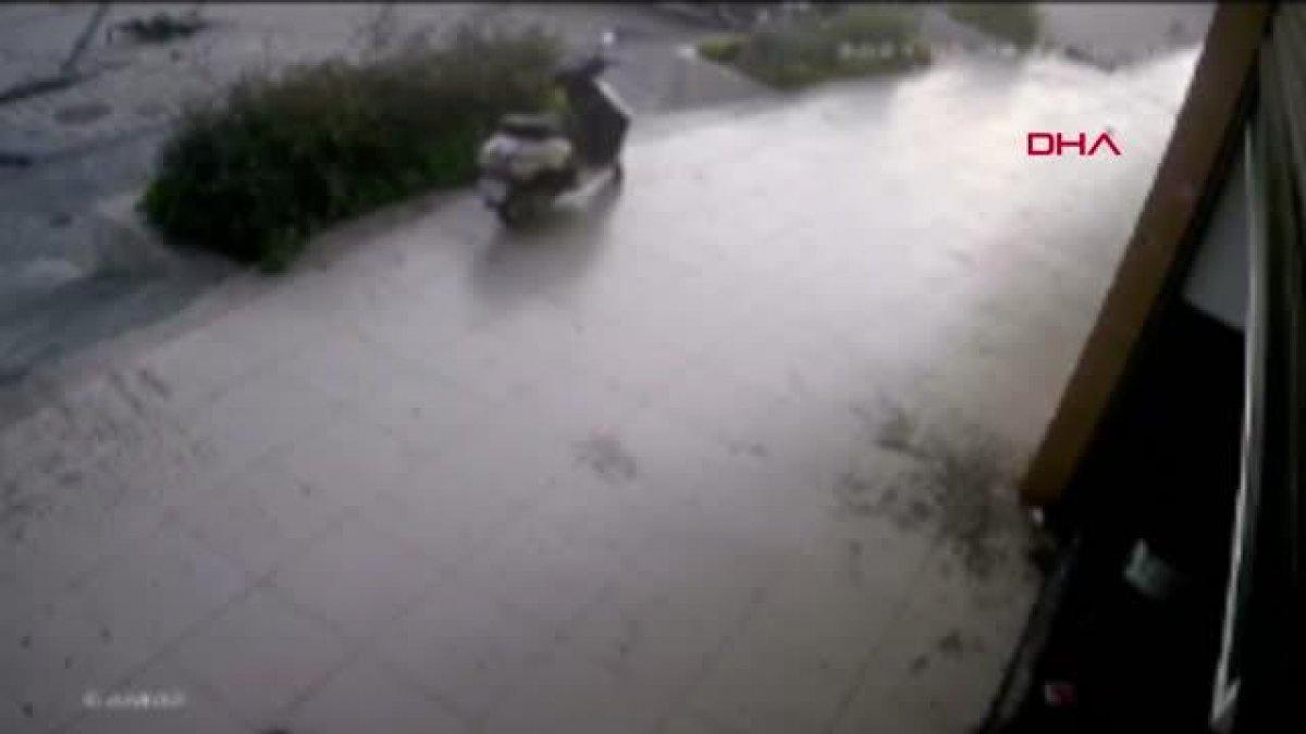 Avcılar'da polis uygulamasından kaçan sürücü kaza yaptı