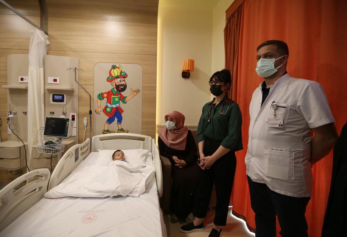 Erzurum'da kalbi delik çocuklar ameliyatsız yöntemle tedavi edildi