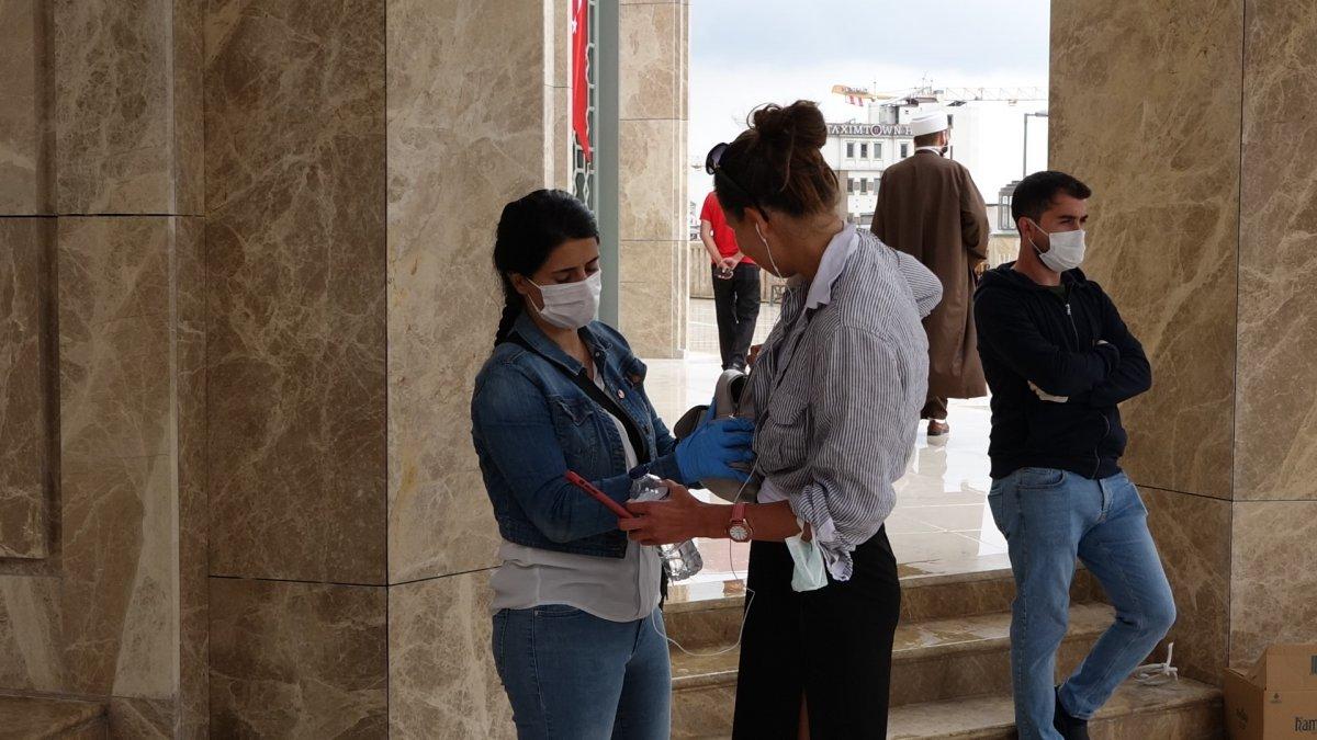 Süleyman Soylu'dan Taksim Camii'ne ziyaret
