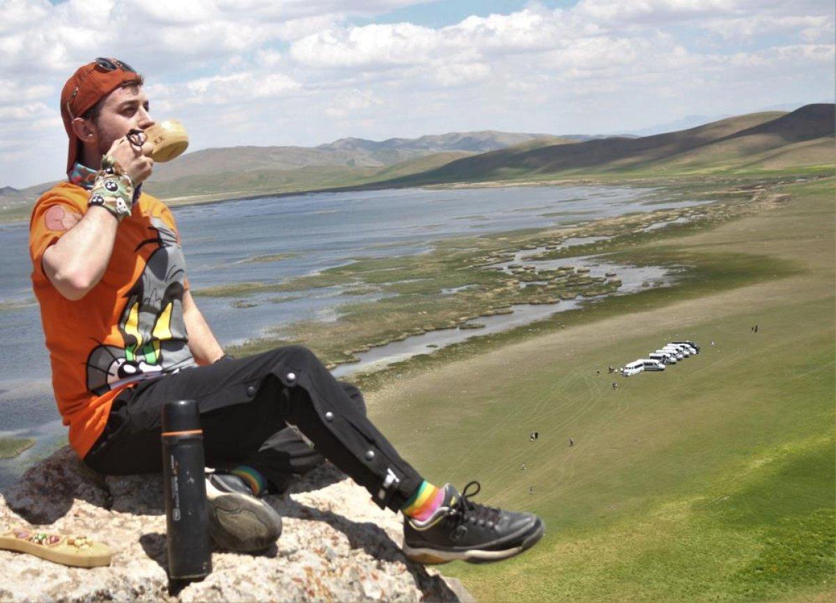 Van Keşiş Gölü, manzarasıyla görenleri hayran bıraktı