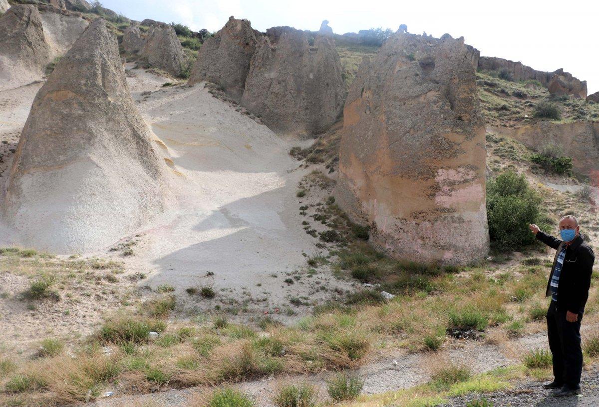 Peribacaları 'sprey boyayla' yazılan yazılardan temizlendi
