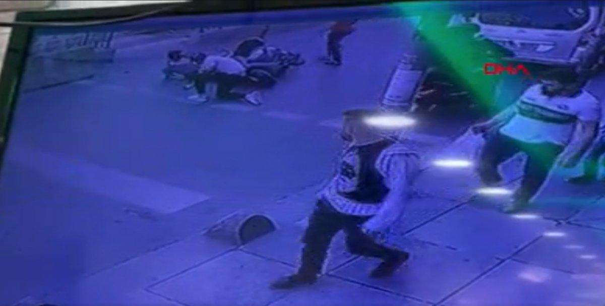 Sultangazi’de ters yönde ilerleyen motosikletin kaza anları kamerada