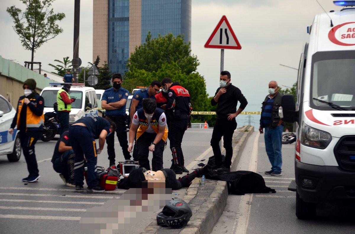 Avcılar'da devrilen motosikletteki gençler hayatını kaybetti
