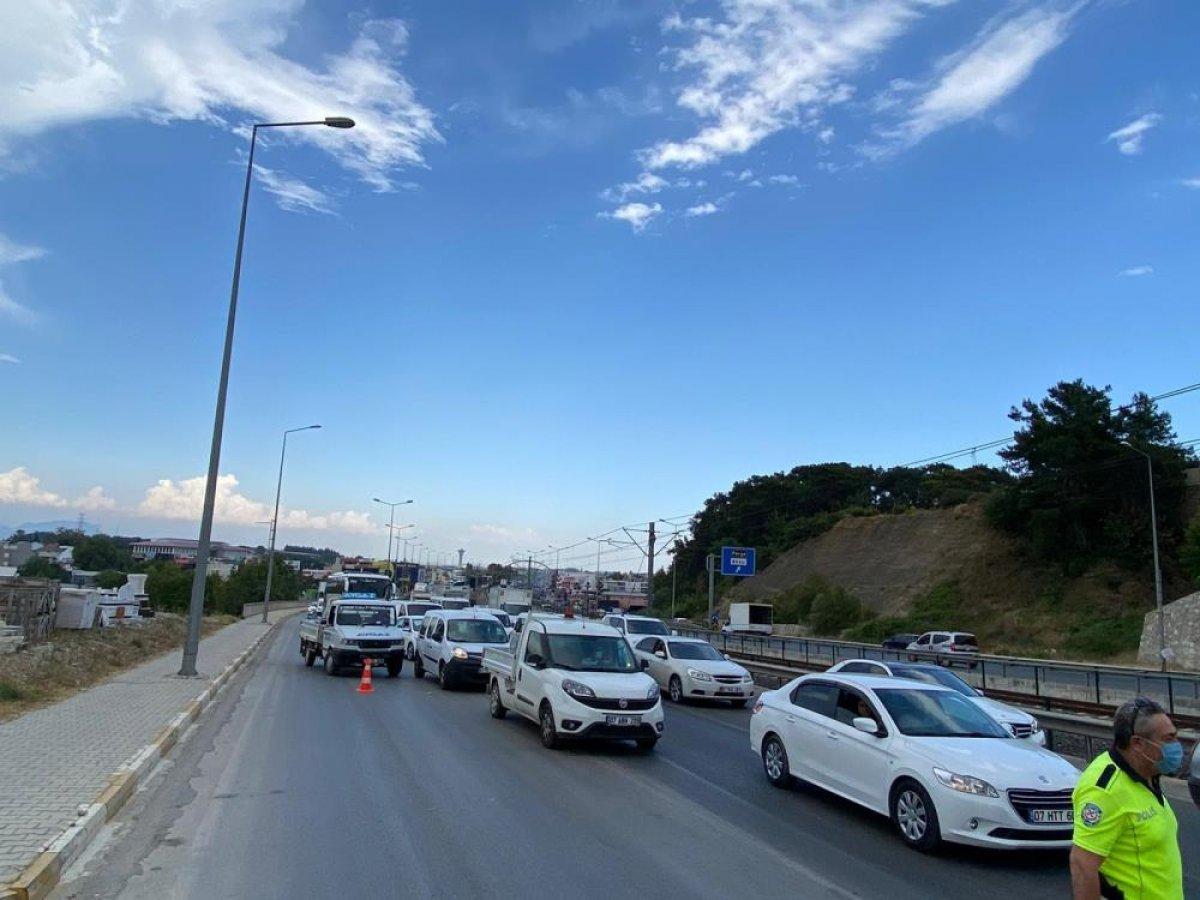 Antalya'da trafik kazası: 2 yaralı