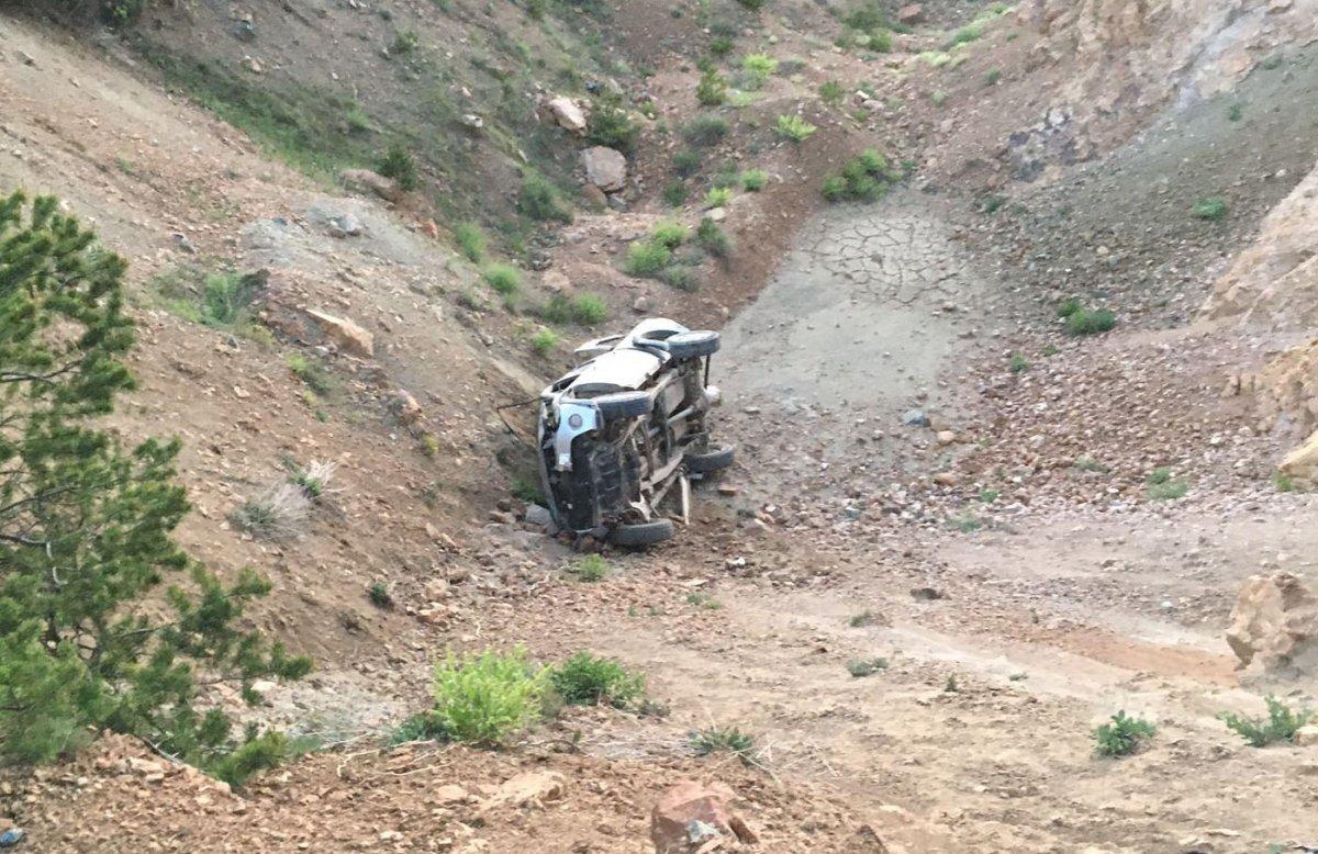 Sivas'ta kaza: 2 ölü, 1'i ağır 4 yaralı