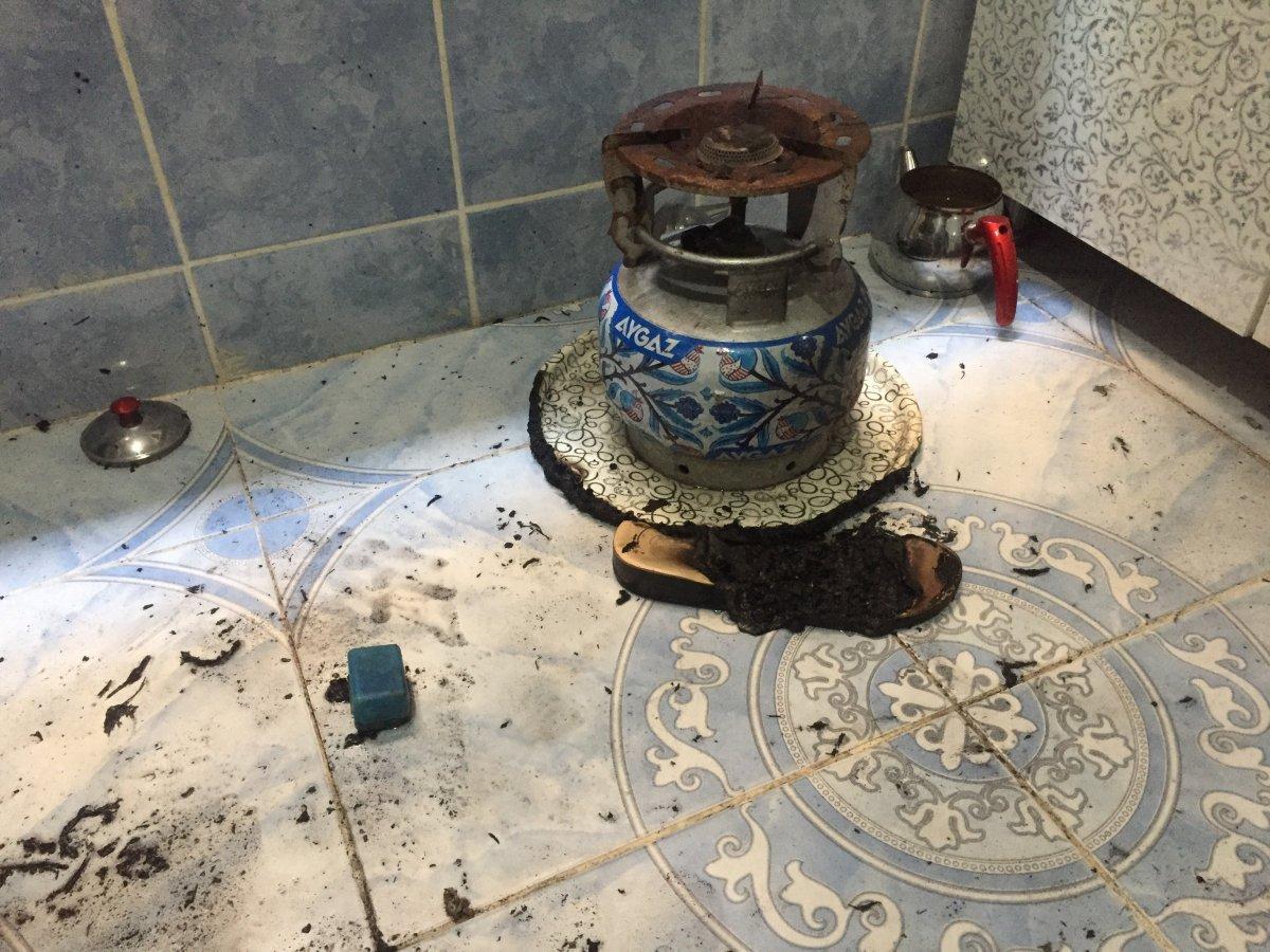 Adana'da piknik tüpünde çay demlerken yanarak yaralandı