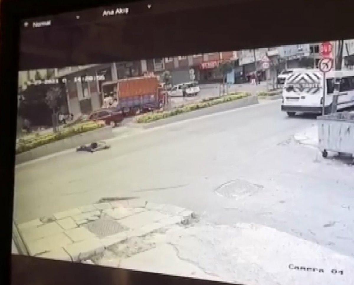 Arnavutköy’de 13 yaşındaki kıza minibüs çarptı