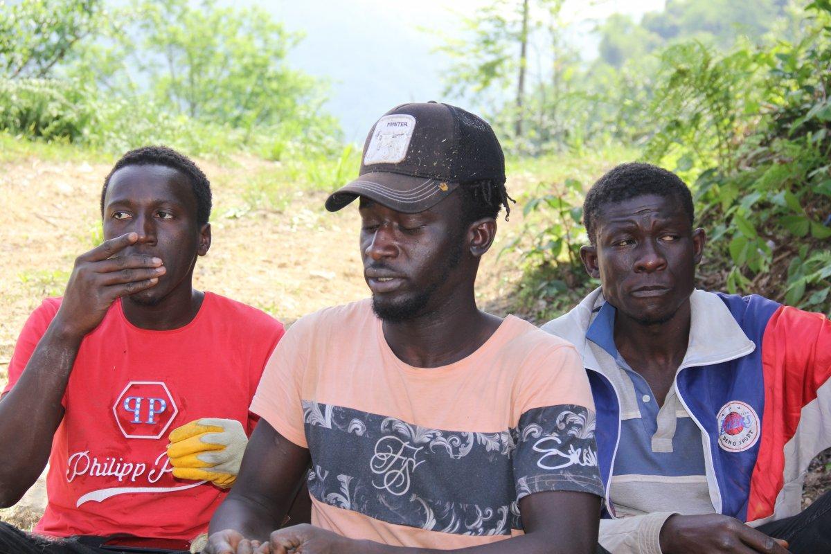 Rize'deki Afrikalı çay işçilerinin futbol eğlencesi
