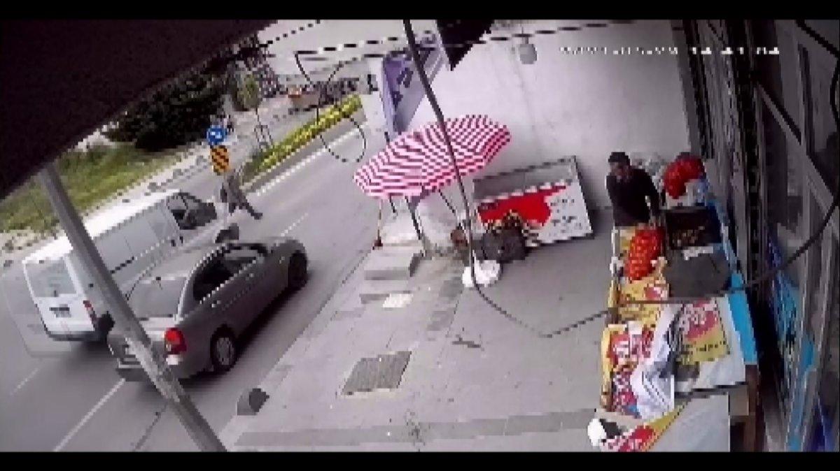 Arnavutköy’de 13 yaşındaki kıza minibüs çarptı