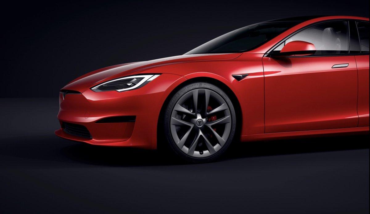 tesla model s plaid