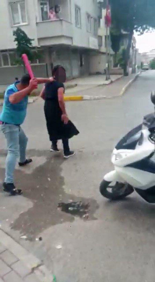 Pendik’te, eşini taciz eden şahsı kadın kıyafetleri giydirip sopa ile dövdü