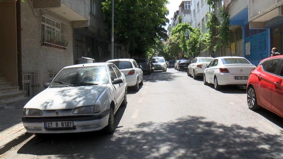 İstanbul'da, bıçaklanan yeğenini sırtında taşıyıp kurtarmaya çalıştı