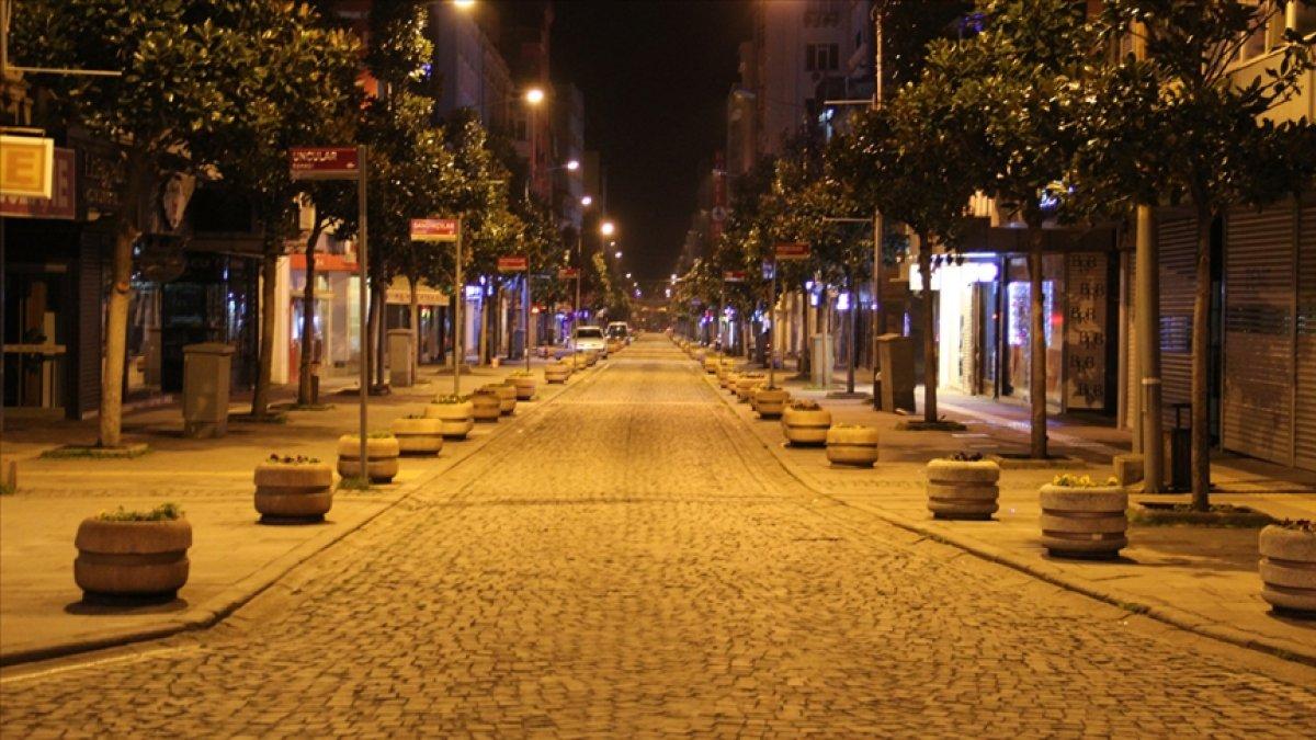 Hafta sonu kesintisiz uygulanan sokağa çıkma kısıtlaması sona erdi
