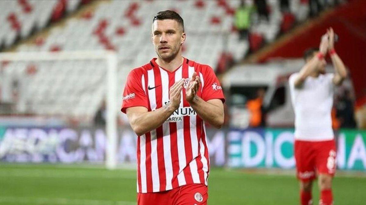 Antalyaspor'da 4 futbolcuyla yollar ayrıldı