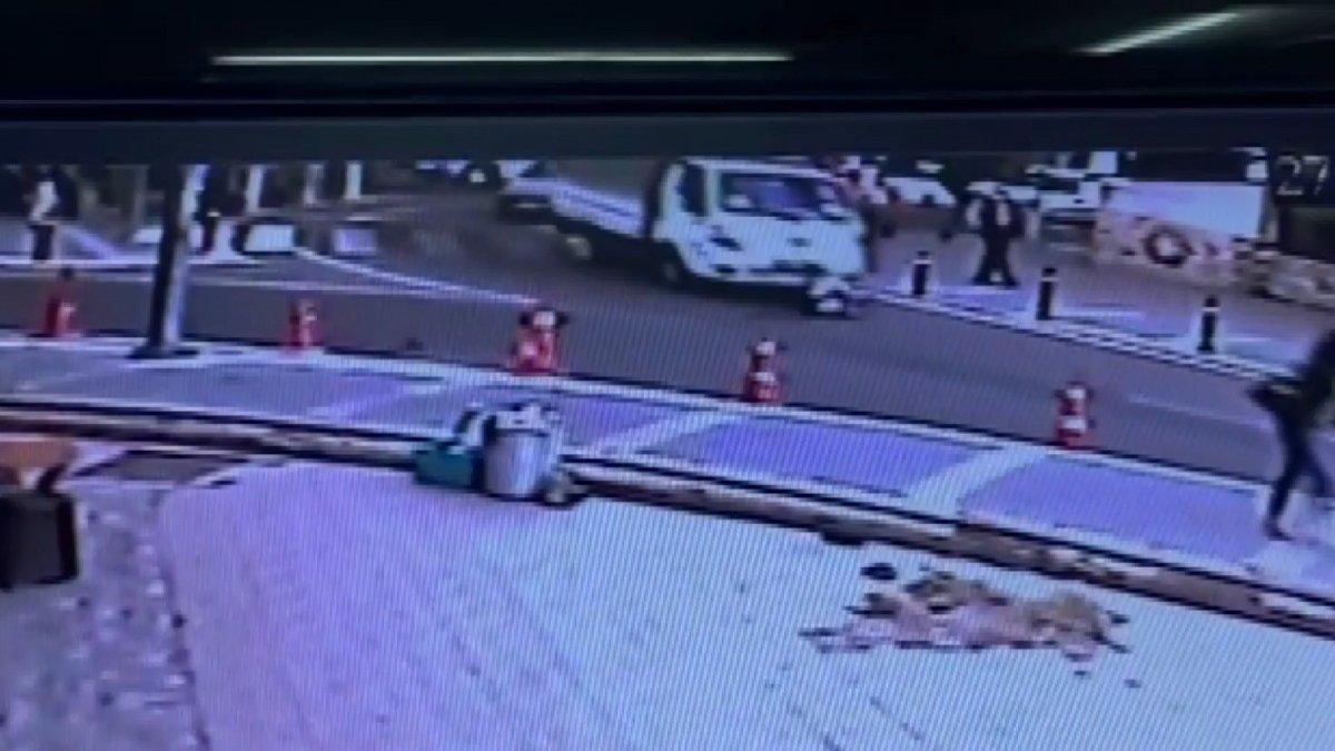 Kartal’da kamyonet yayaya çarptı