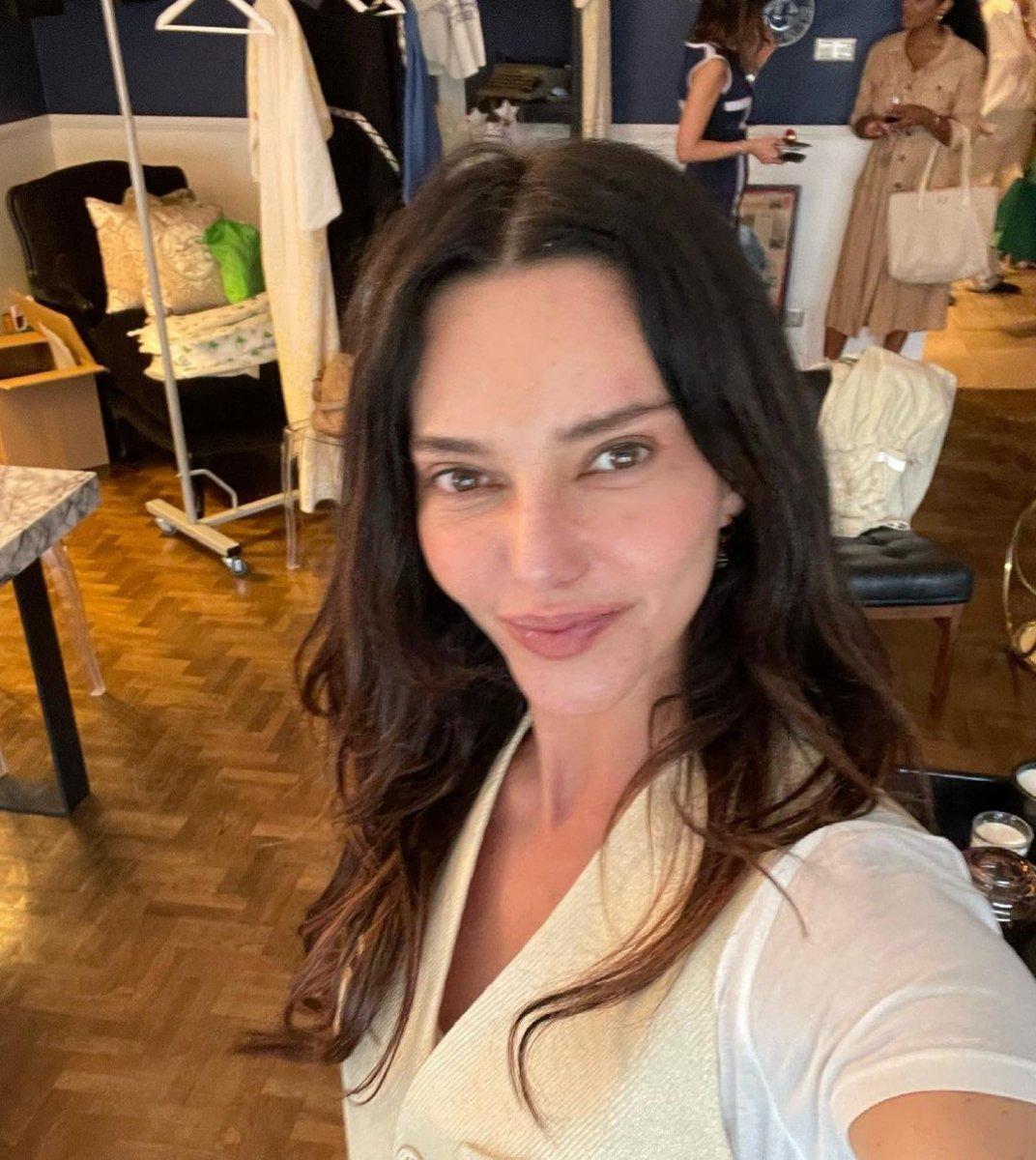 Hande Ataizi makyajsız