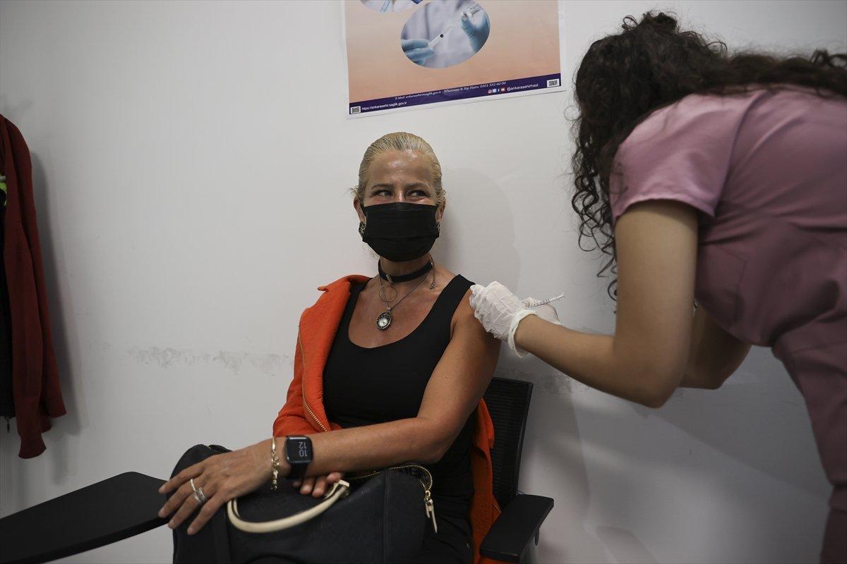 50 yaş ve üzeri vatandaşlar için aşılama başladı