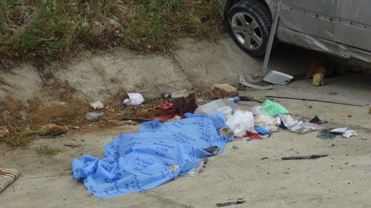 Antalya’da feci kaza: 3,5 yaşındaki çocuk yaşamını yitirdi