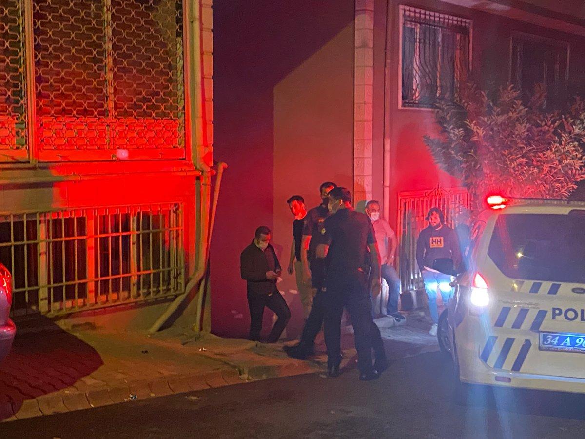 Ümraniye’de, boşanma aşamasında olduğu eşinin kapısına silahla dayandı