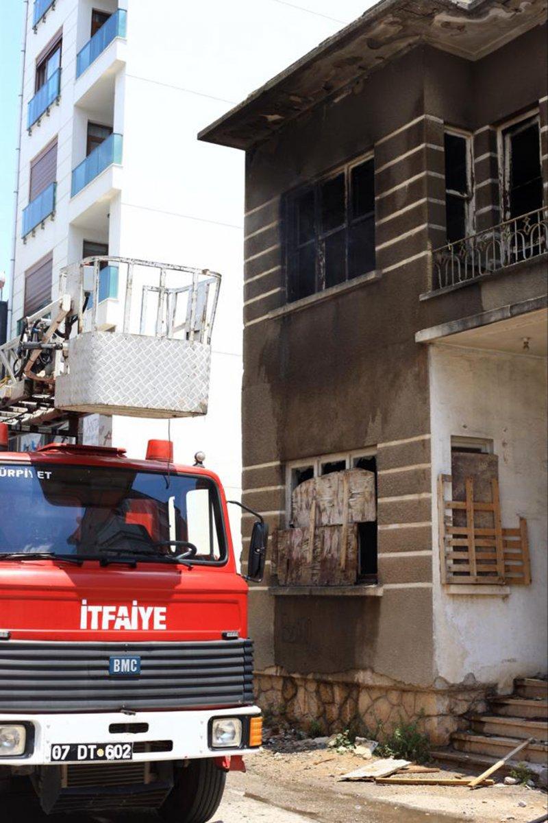 Antalya'da 'yakmadan duramıyorum' demişti, bir binayı daha yaktı