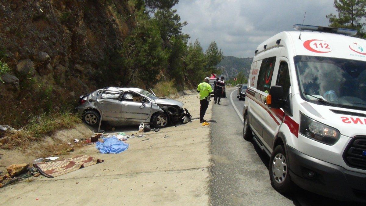 Antalya’da feci kaza: 3,5 yaşındaki çocuk yaşamını yitirdi