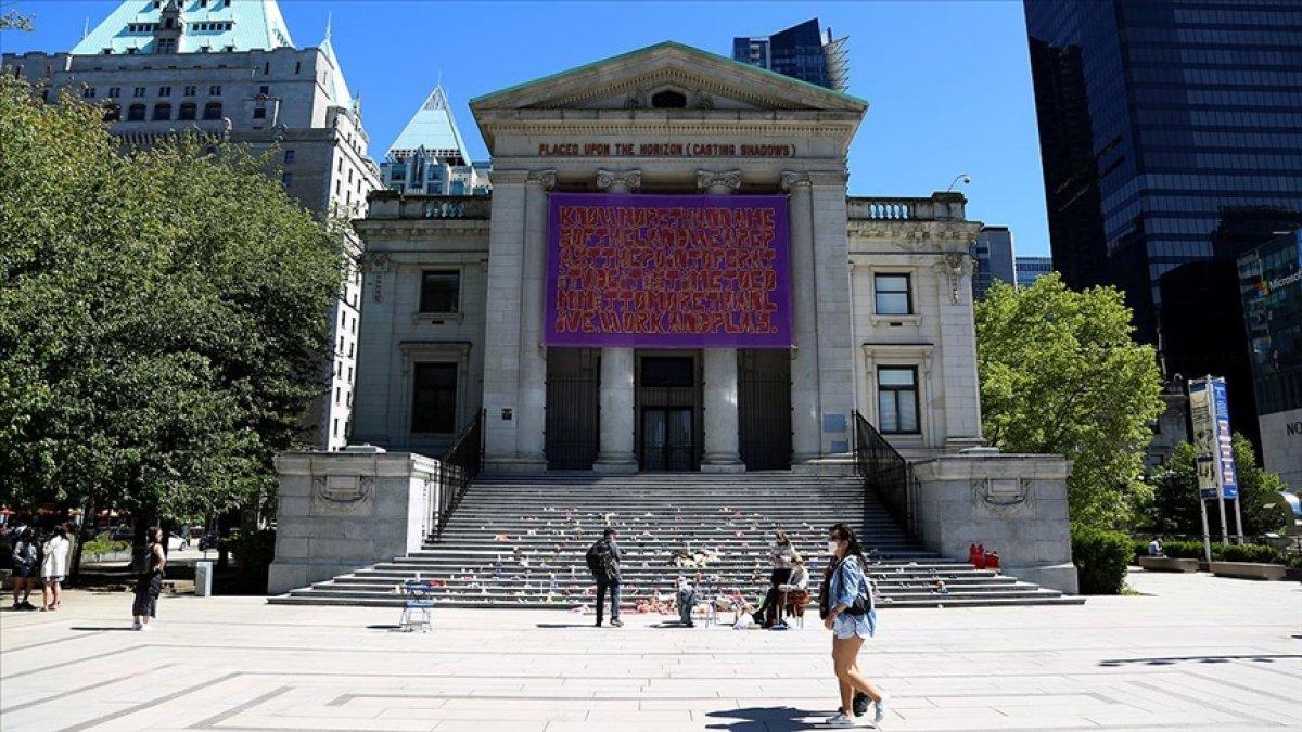 Kanada’da 800’den fazla çocuğun daha öldüğü ortaya çıktı