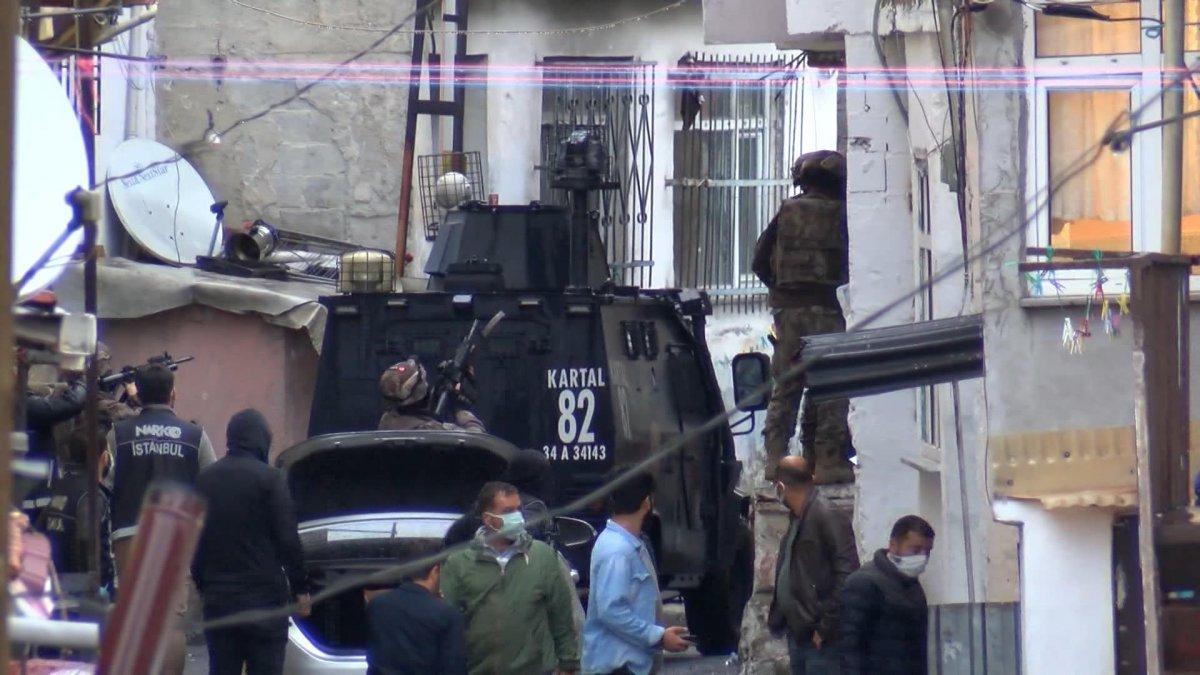 Beyoğlu'nda 30 adrese uyuşturucu operasyonu