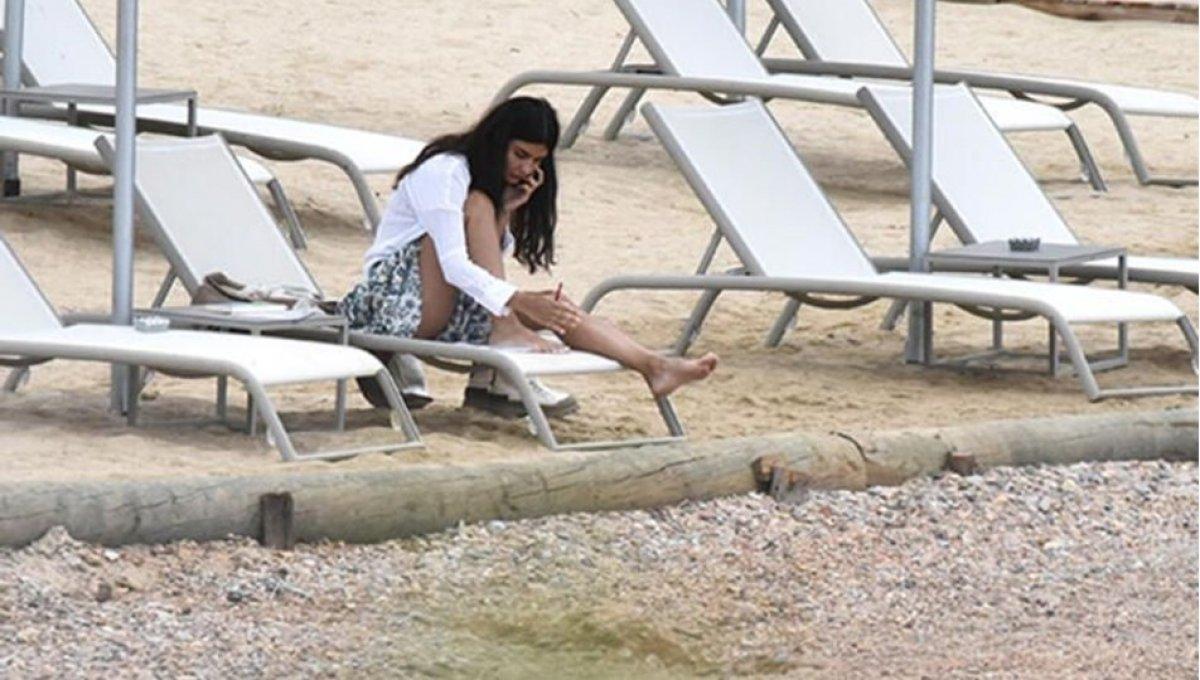 Tuba Büyüküstün'ün plaj tarzı