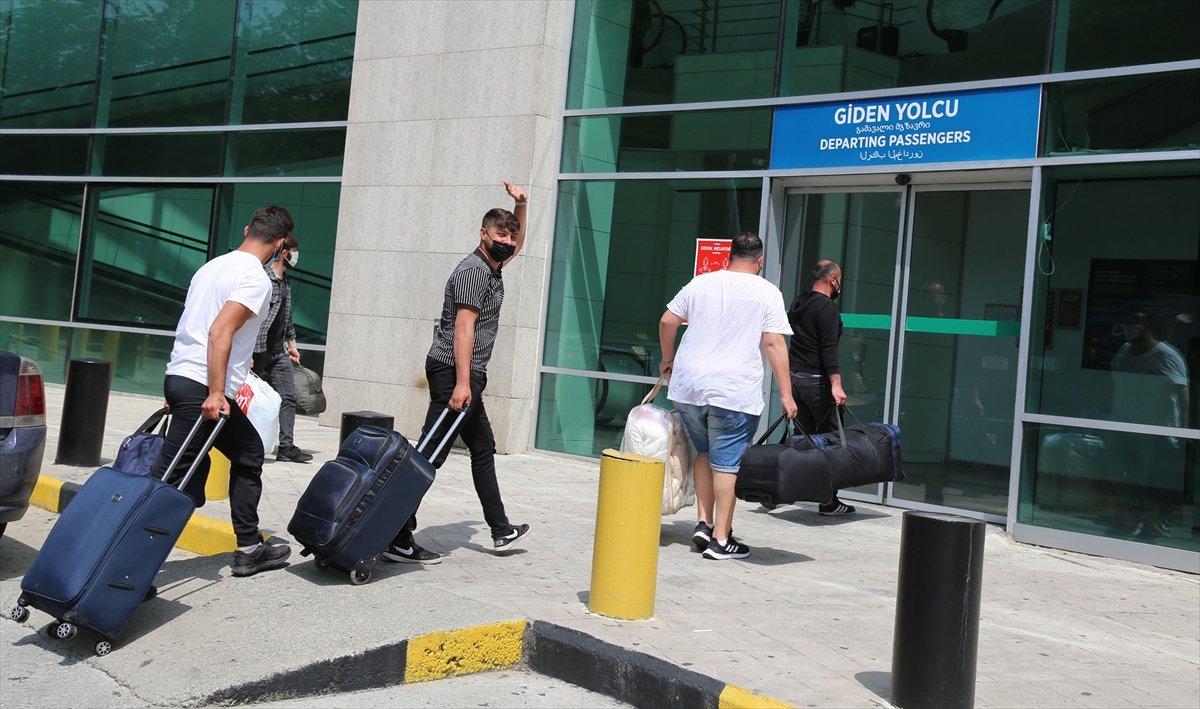 Sarp Sınır Kapısı karşılıklı yaya geçişlerine açıldı