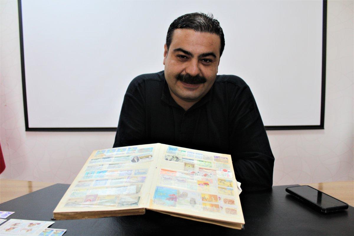 Elazığ'da baba oğul 60 yılda bin 100 adet pul biriktirdi