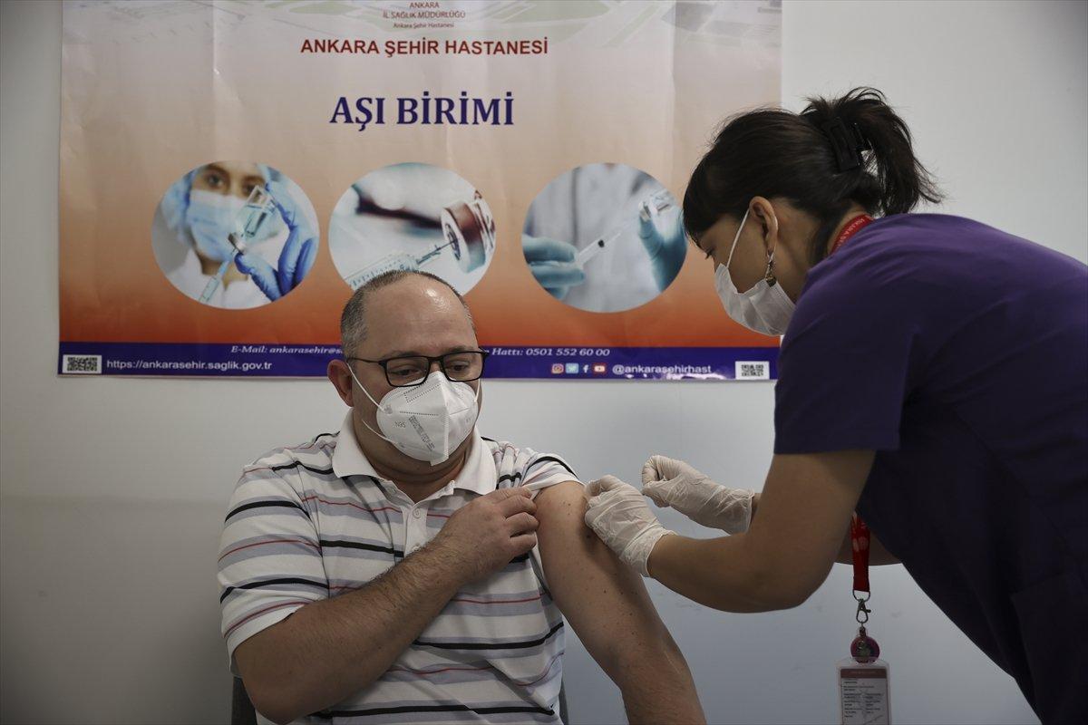 50 yaş ve üzeri vatandaşlar için aşılama başladı