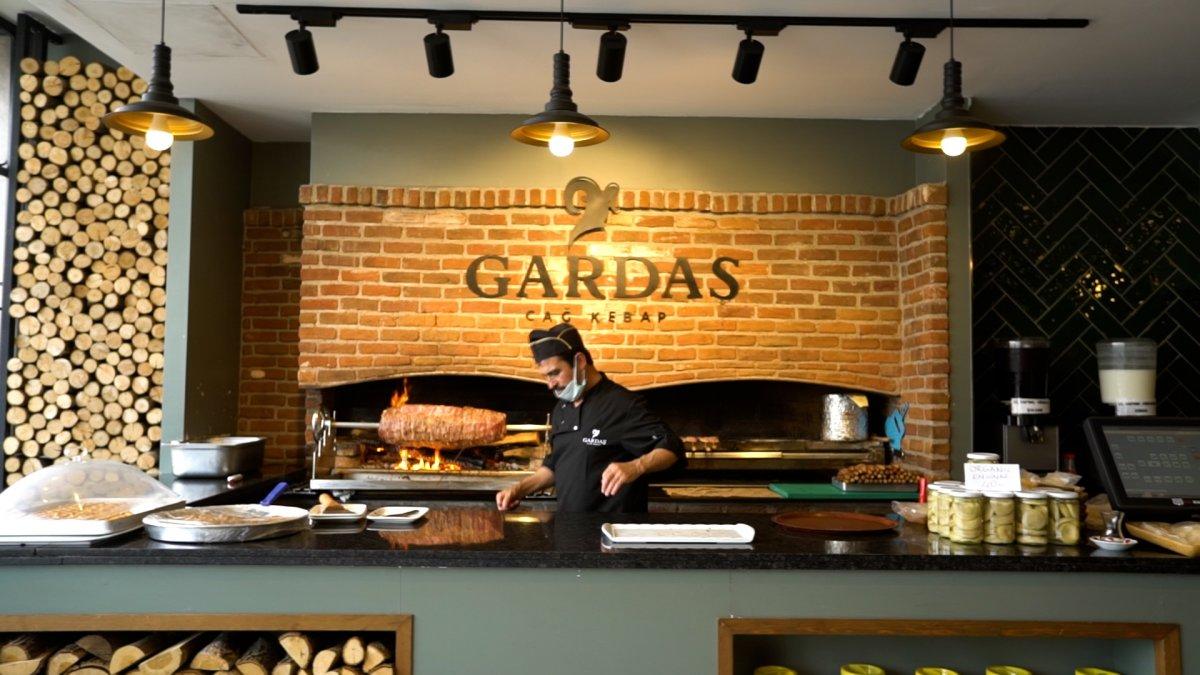 Kademeli normalleşmede kafeler ve restoranlar kapılarını açtı