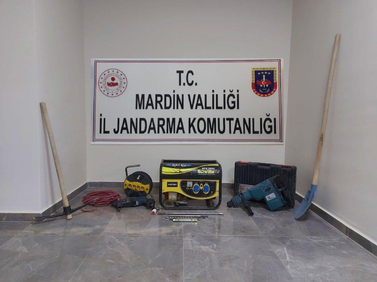 Mardin’de defineciler suçüstü yakalandı: 7 gözaltı