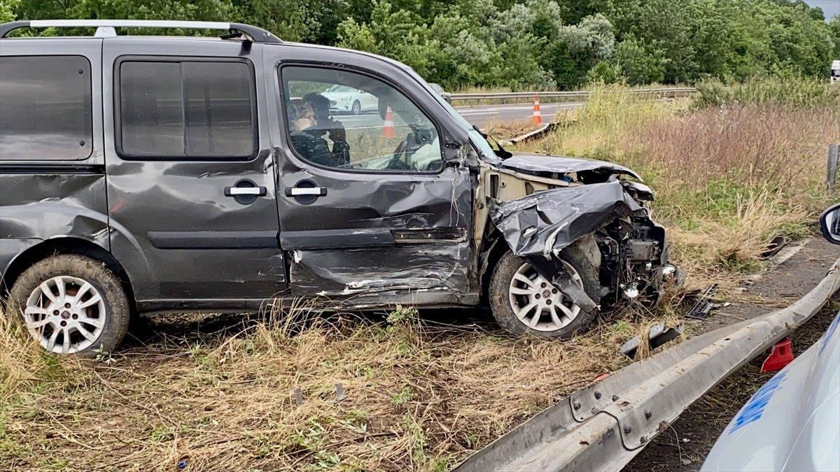 Düzce’de kazada karşı şeride geçen tır şoförü faciayı engelledi