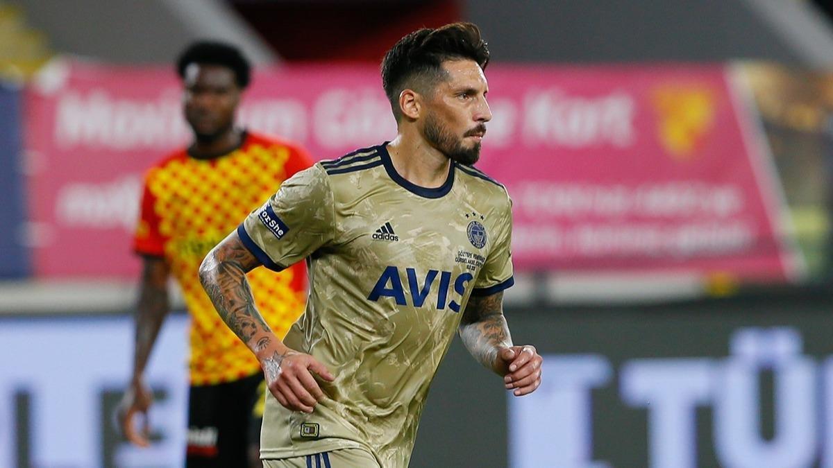 Fenerbahçe'den Jose Sosa'ya indirim talebi