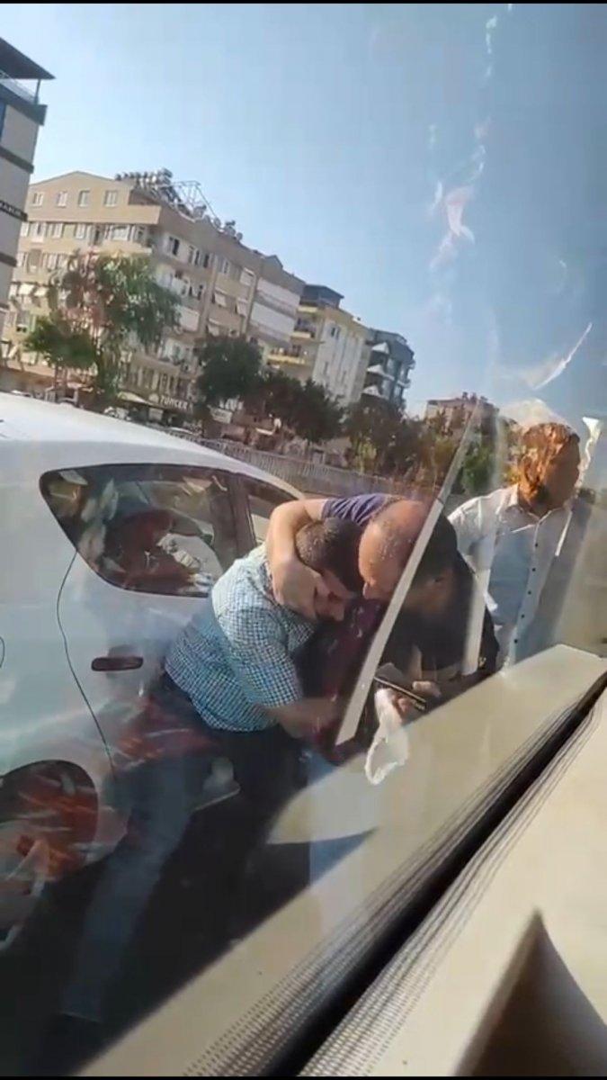 Antalya'da yolcu otobüsü şoförüne paspaslı saldırı