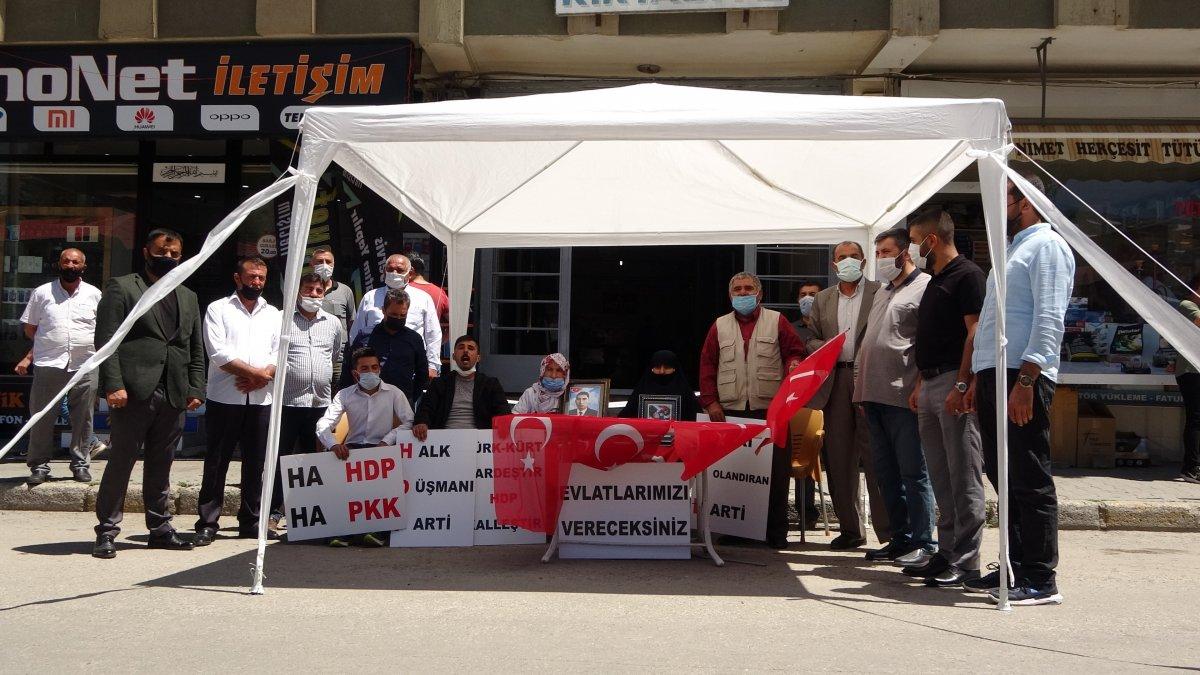 Muş’ta ailelerin evlat nöbeti devam ediyor