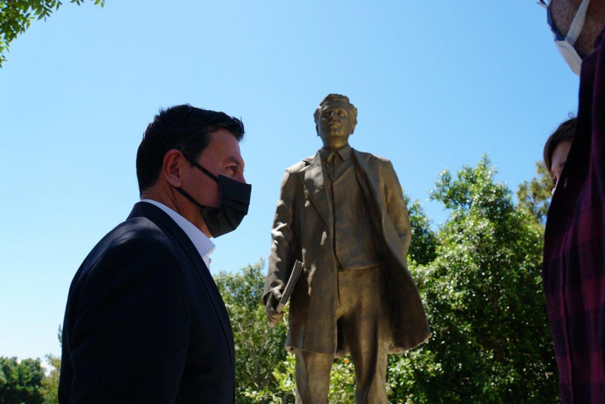 CHP'li Bodrum Belediyesi'nden 'Nazım Hikmet' heykeli