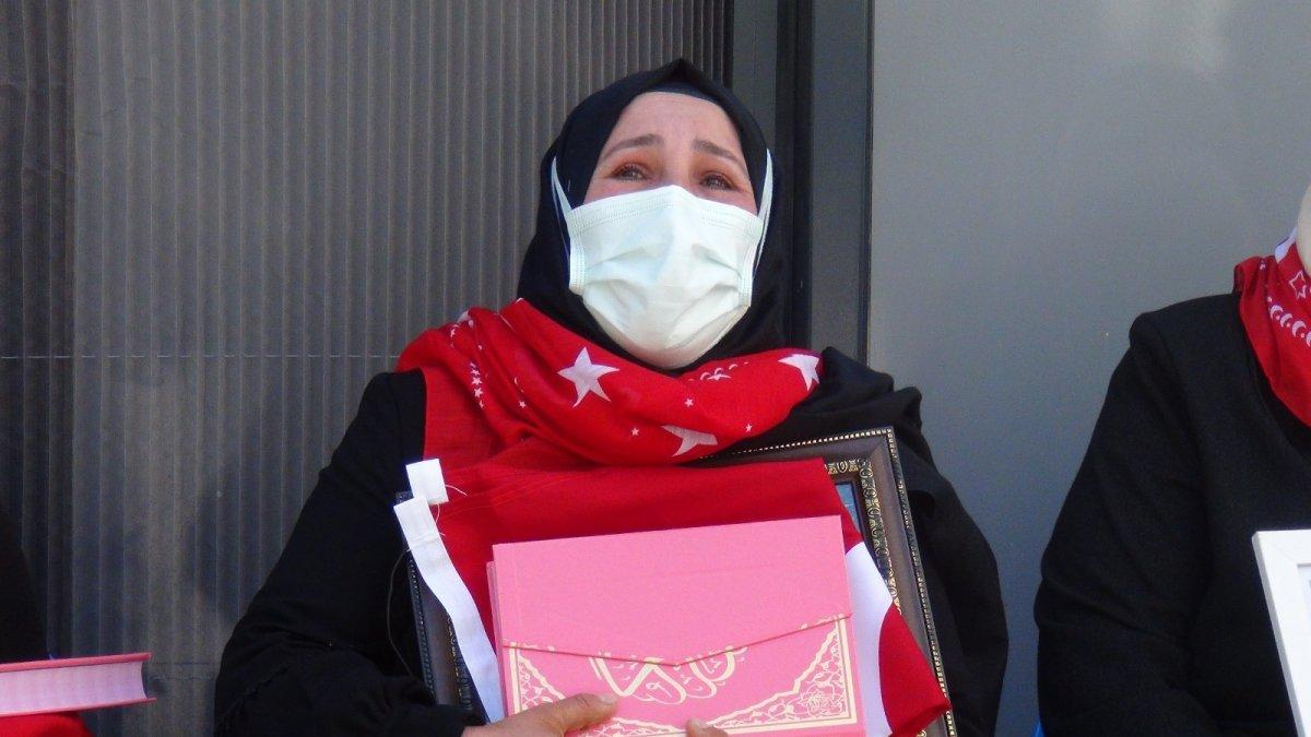 Van’da 32 ailenin HDP binası önündeki evlat nöbeti devam ediyor