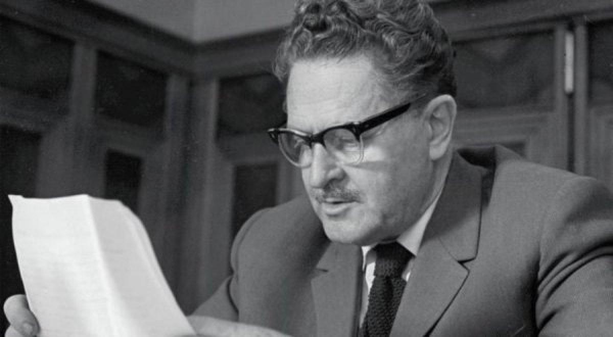 Şair Nazım Hikmet'in 58'inci ölüm yıldönümü