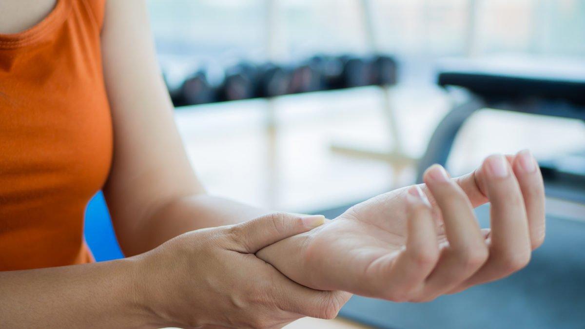 Ellerde güçsüzlüğün nedeni karpal tünel sendromu olabilir