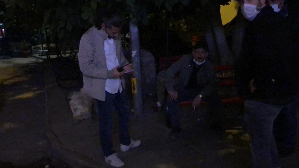 Isparta'da tartıştığı arkadaşını bıçaklayan kişi, bankta oturup sigara içti