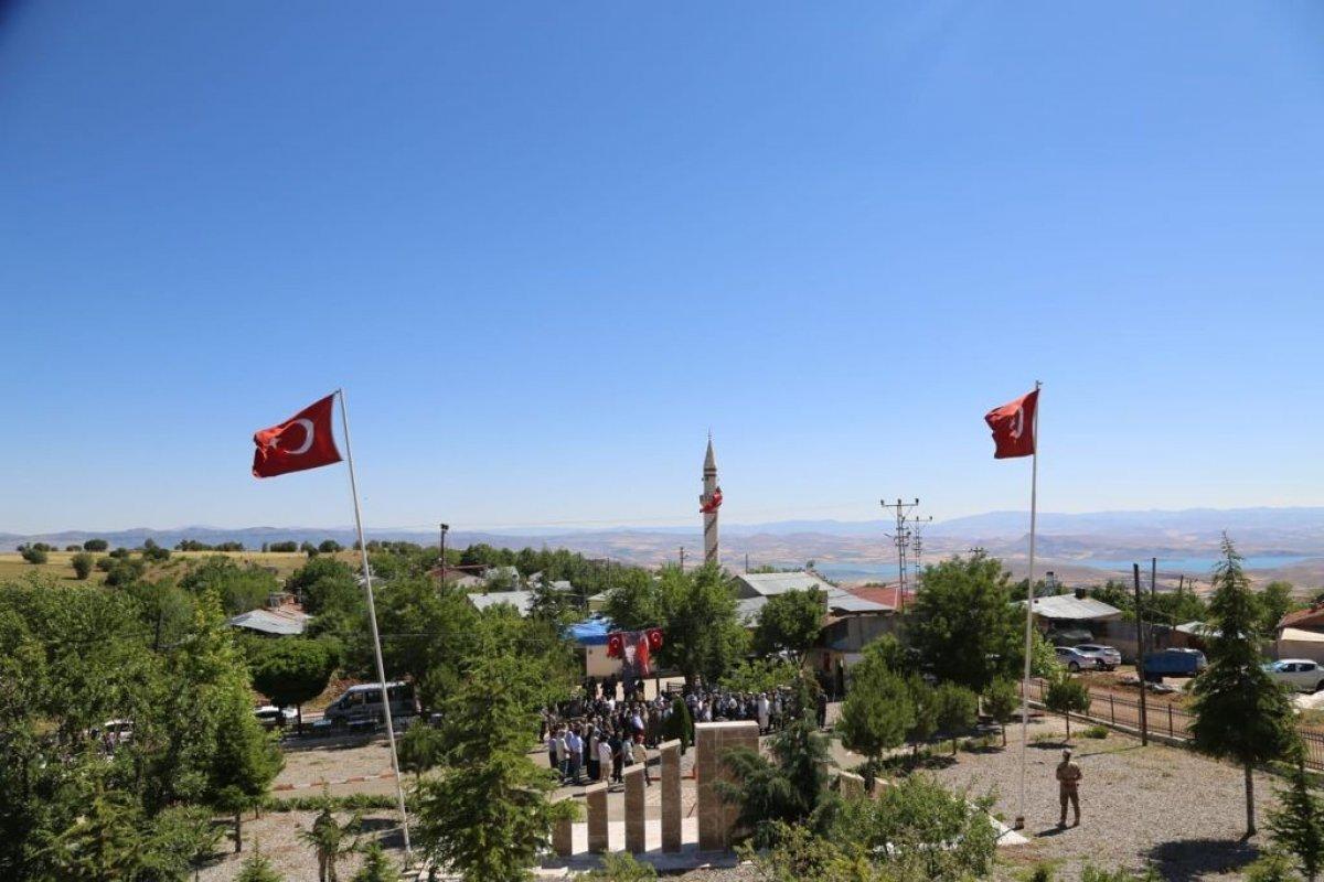 Tunceli’de sivil şehitler için anma töreni