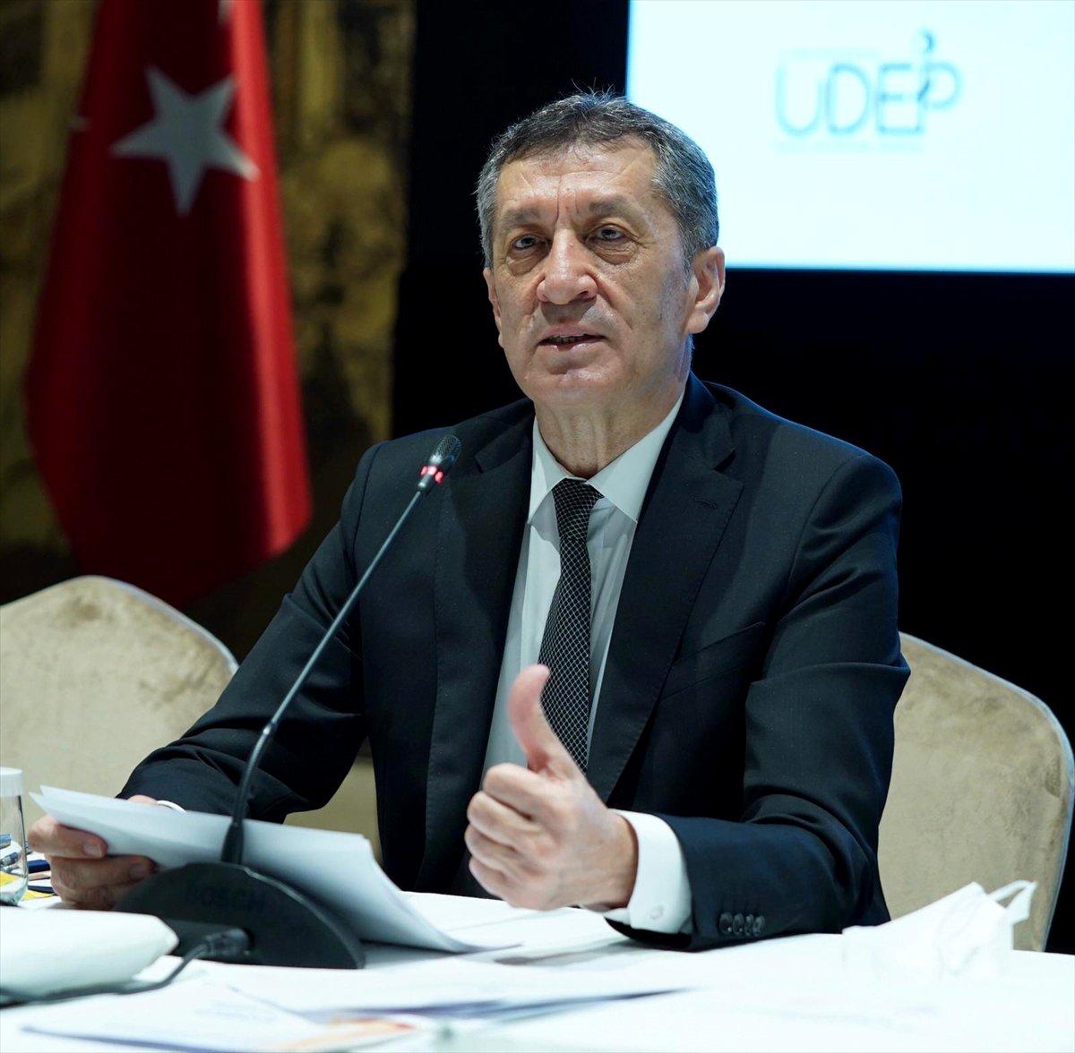 Ziya Selçuk: Bugüne kadar 813 bin öğretmen aşılandı