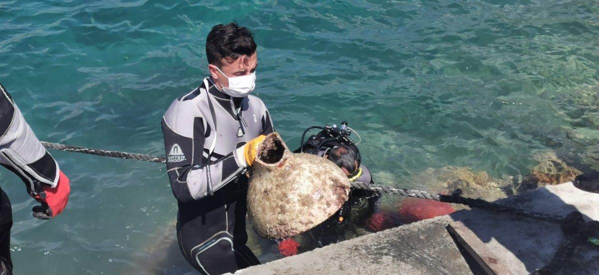 Kuşadası'nda denizden çıkanlar şaşırttı