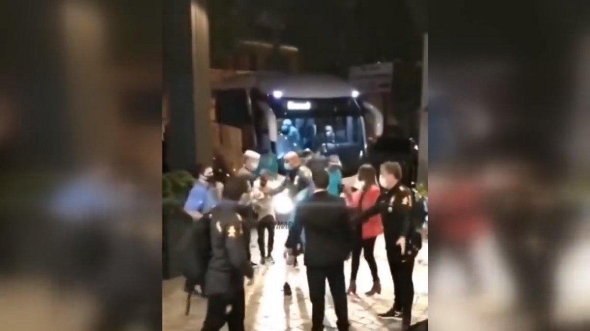 Neymar'ın ayağından ayakkabısını çaldılar