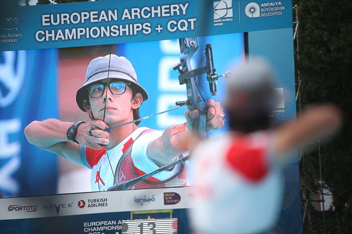Milli okçu Mete Gazoz, Avrupa şampiyonu oldu