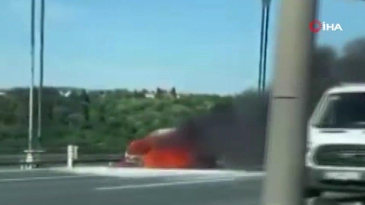 FSM Köprüsü'nde araç alev alev yandı